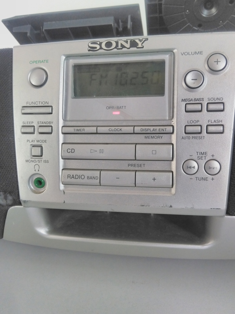 Cassette Radio Vintage UNI-COM - Pour Pièces / à Restaurer